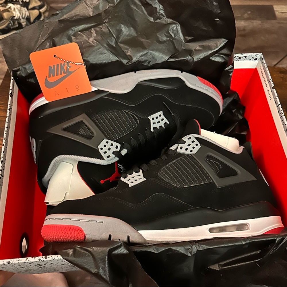 Size 10 Bred Jordan 4 2019 NIKE AIR